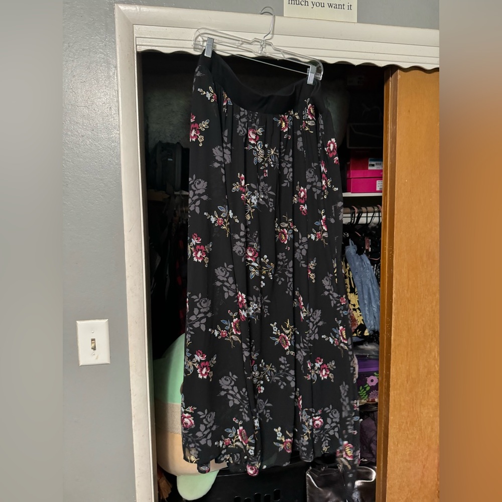 Torrid maxi skirt size 4X
